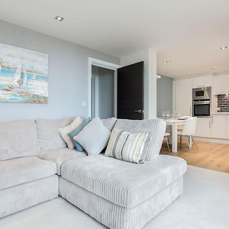 Stunning 2 Bed Apartment, Fabulous Sea View & 2 Minutes To Beach With Parking Bournemouth Esterno foto