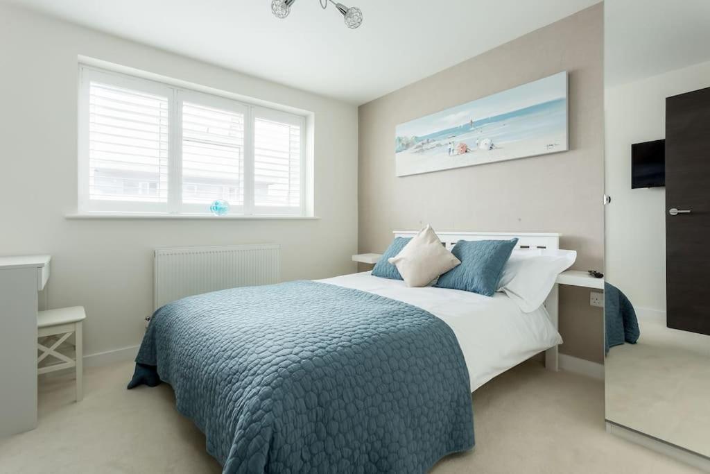 Stunning 2 Bed Apartment, Fabulous Sea View & 2 Minutes To Beach With Parking Bournemouth Esterno foto